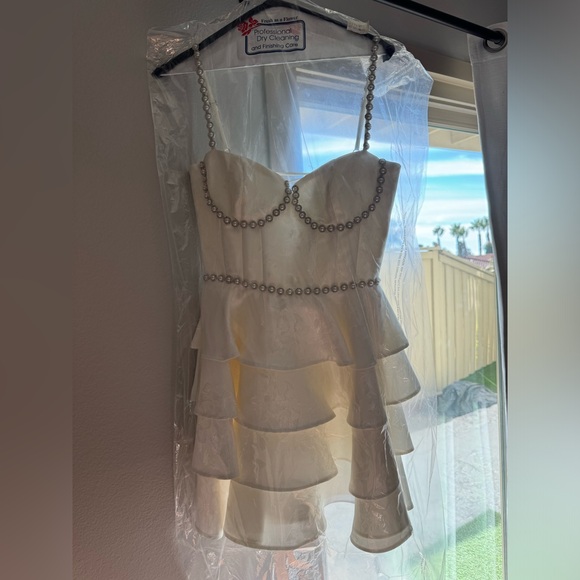 V. Chapman The Luciana Dress in White Baroque Floral - Picture 7 of 12